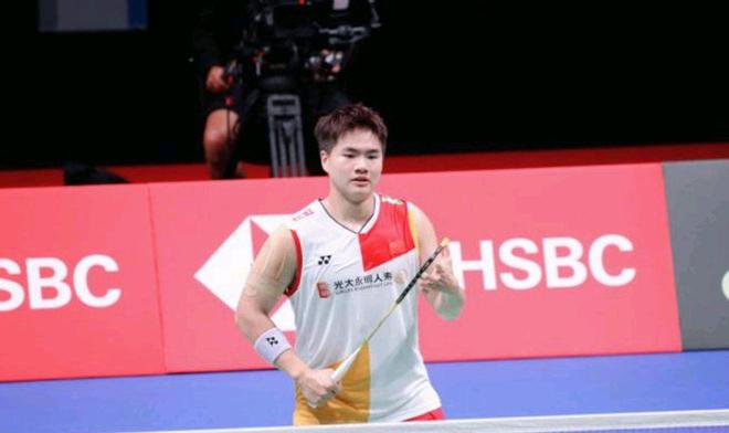 图片报:多特球员布兰特与吉滕斯在训练中发生冲突 对阵里尔一战可能双双缺席
